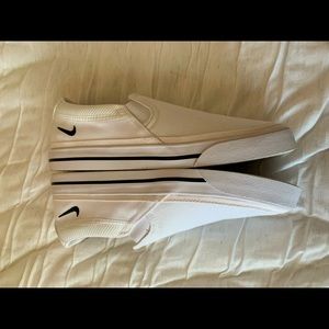 NIKE canvas slip ons size:8.5